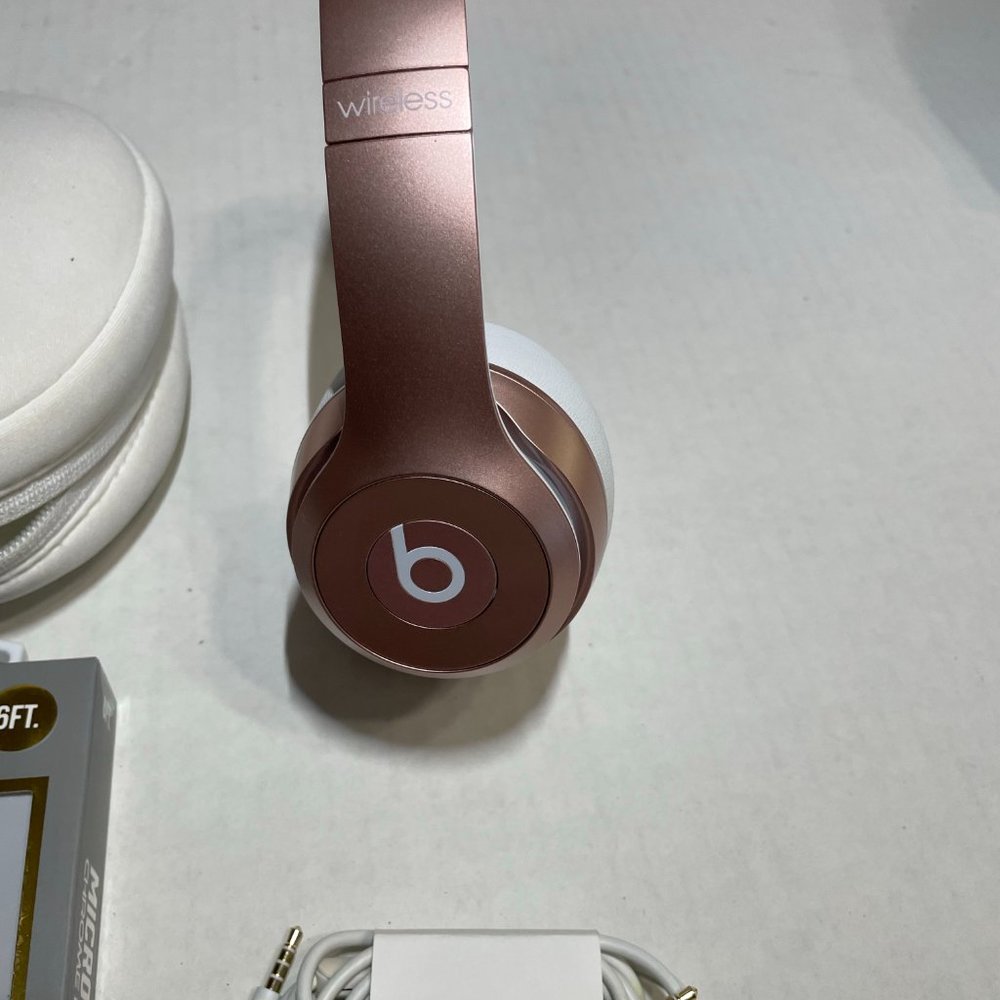 Special Edition Rose Gold Beats Solo2 Wireless